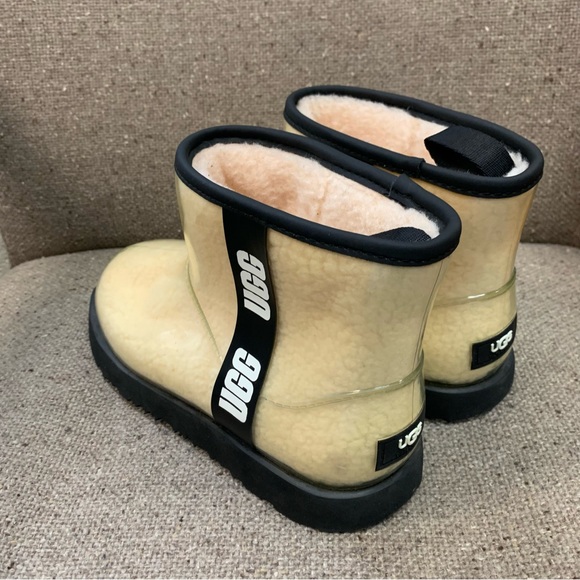 UGG clear classic mini boots - Picture 3 of 4